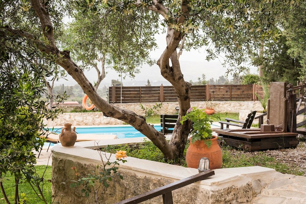 Фото Villa Aloni-traditional Stone Villa With Nice View, pool and Garden