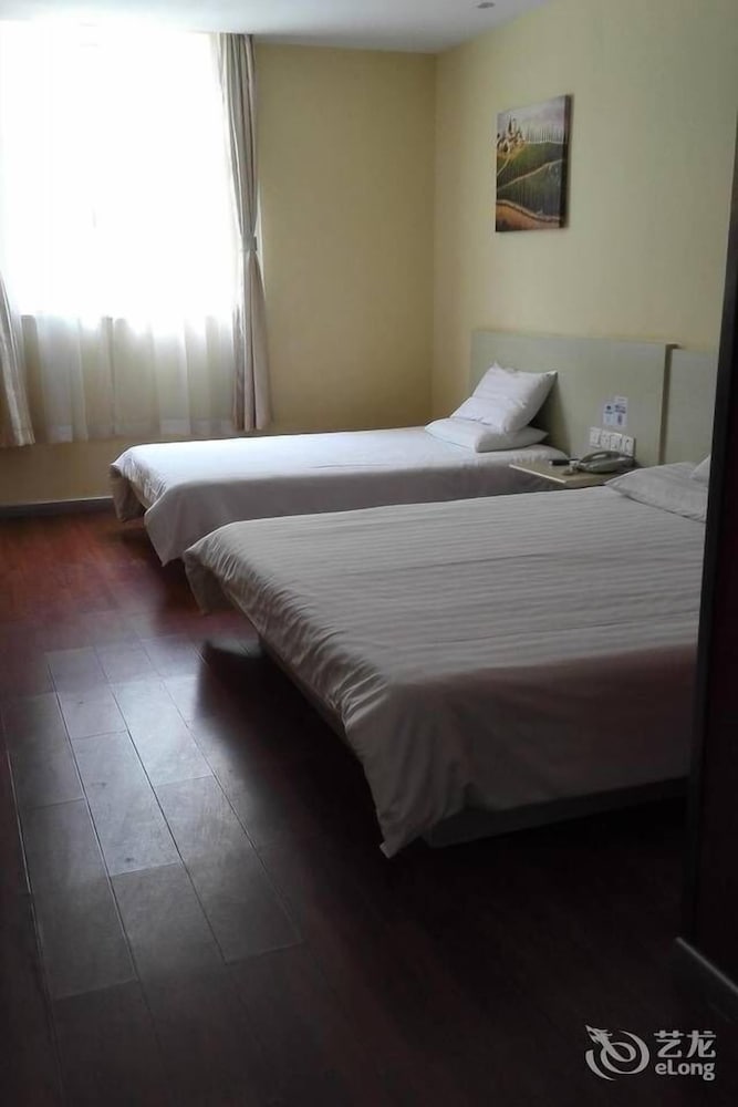 Фото Mercure Qingdao Downtown