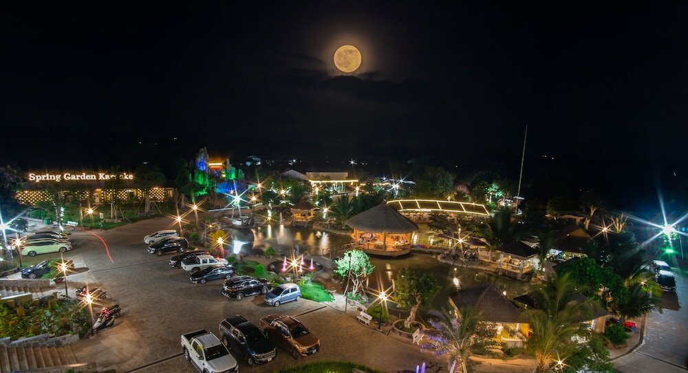 Фото Spring Garden Hotel