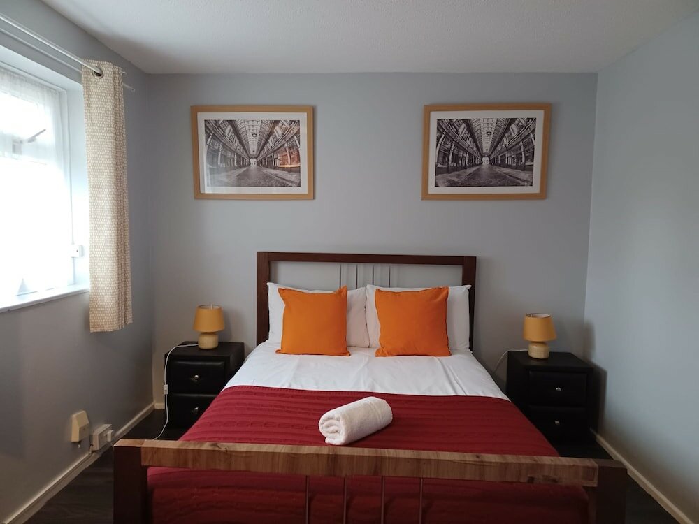 Фото Poynters House - Huku Kwetu Luton