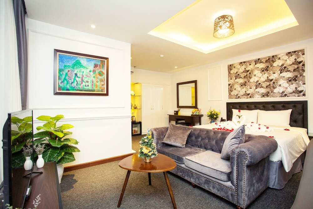 Фото Adeline Hotel