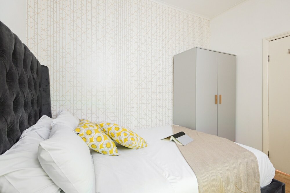 Фото The Bayswater Gardens - Bright & Central 3bdr Home in Bayswater