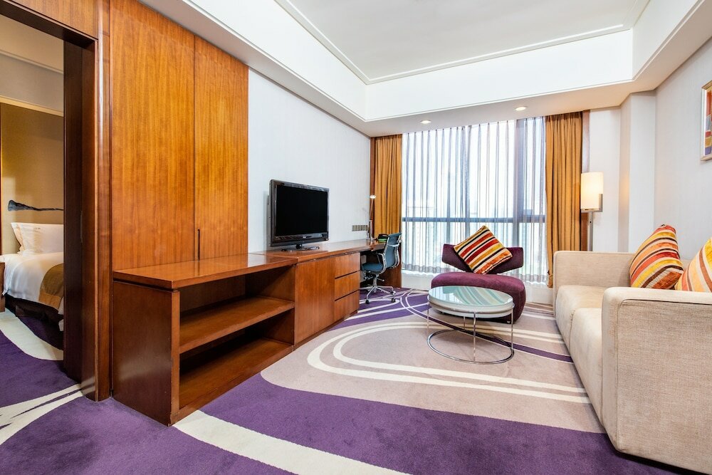 Фото Holiday Inn Qingdao City Centre
