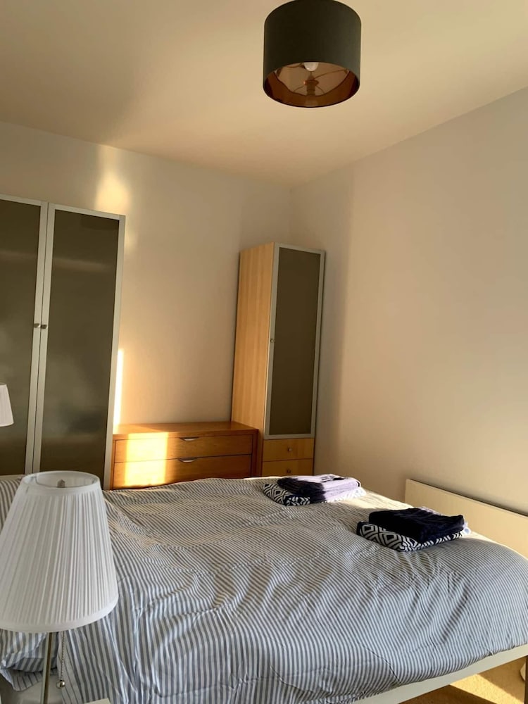 Фото Stylish 2 Bedroom Apartment