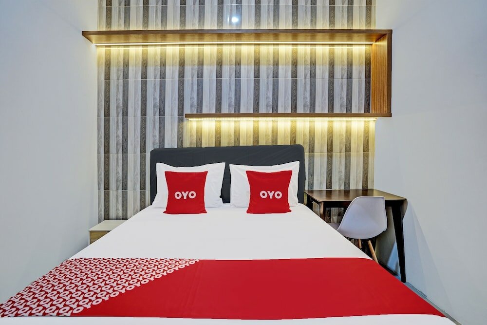 Фото OYO 92435 Sunlo Cozy Home Family Homestay Syariah