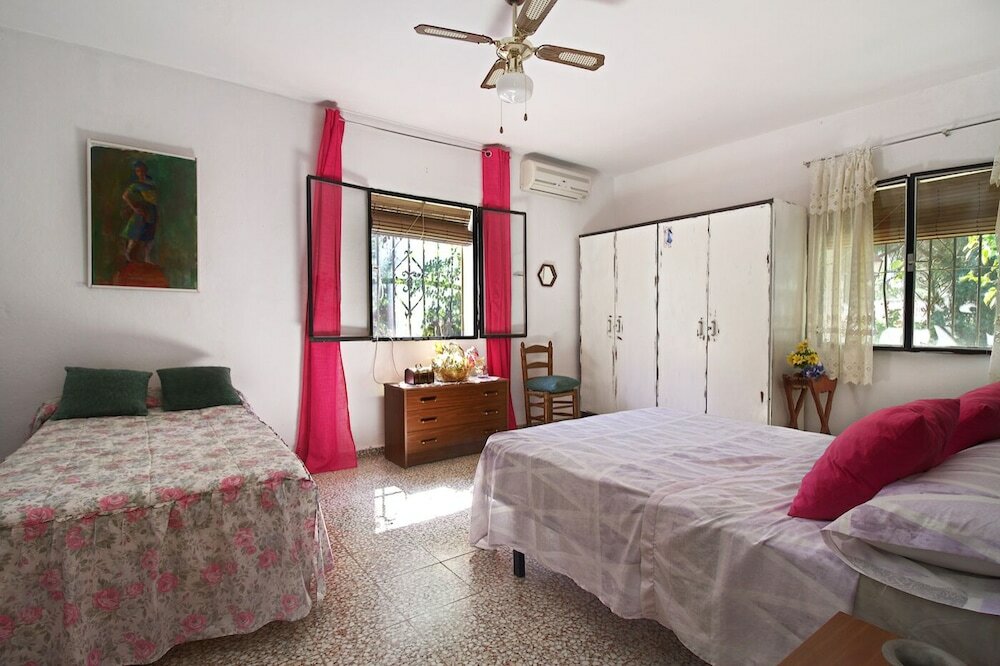Фото Casa Rural con Piscina Privada EN Málaga