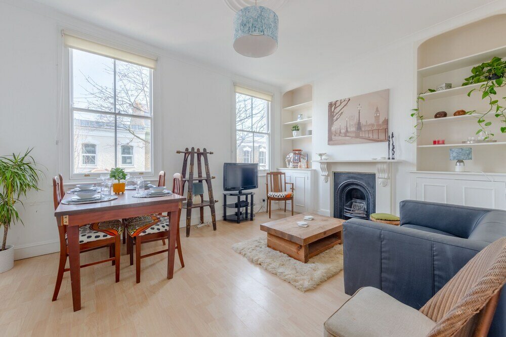 Фото Spacious 3 Bedroom Flat in Brixton