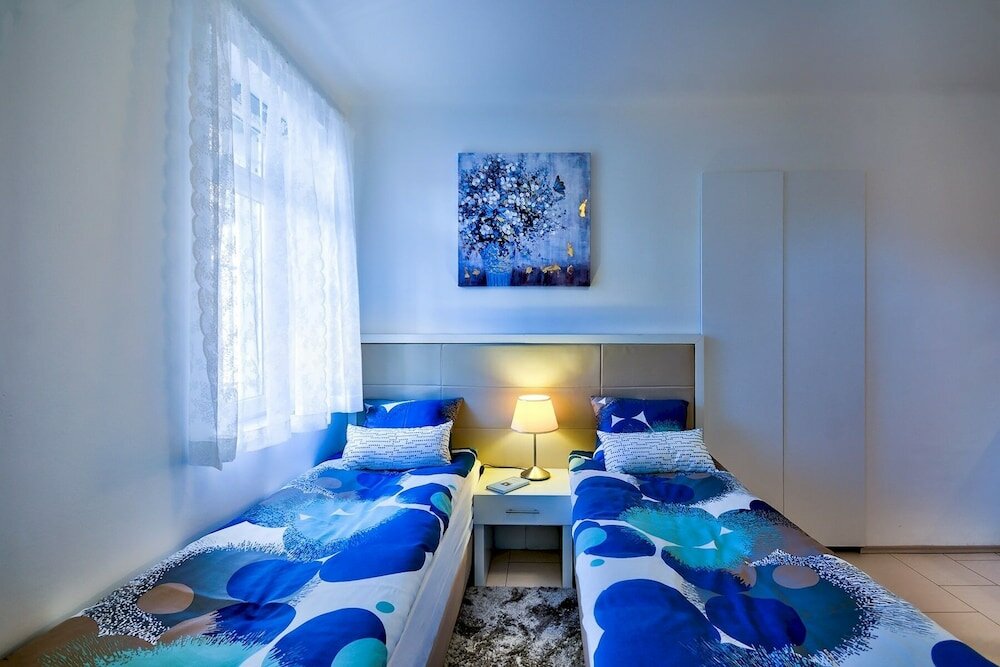 Фото Modern Duplex Close to City Center- Free Parking