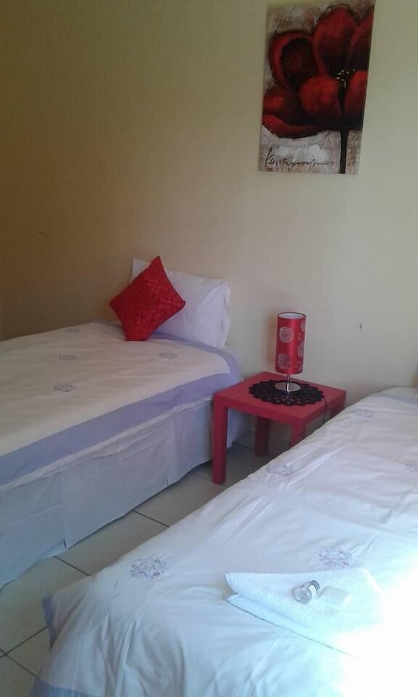 Фото Hillside Cottage Guest House