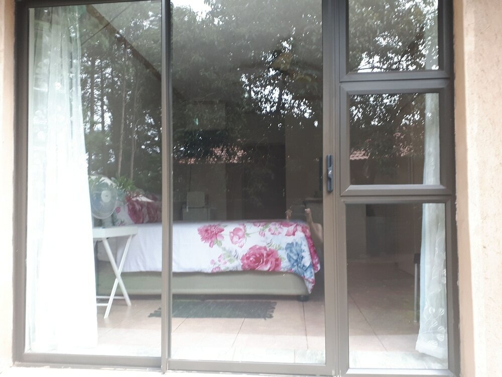 Фото Self Catering Studio Cottage