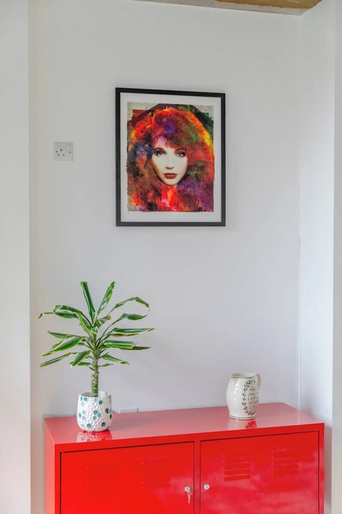 Фото Beautiful & Bright 2bd Flat - Dalston!