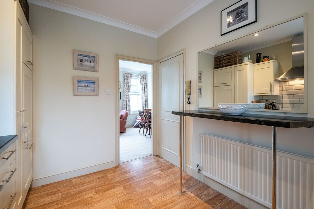 Фото Traditional Fulham Home Close to the River Thames