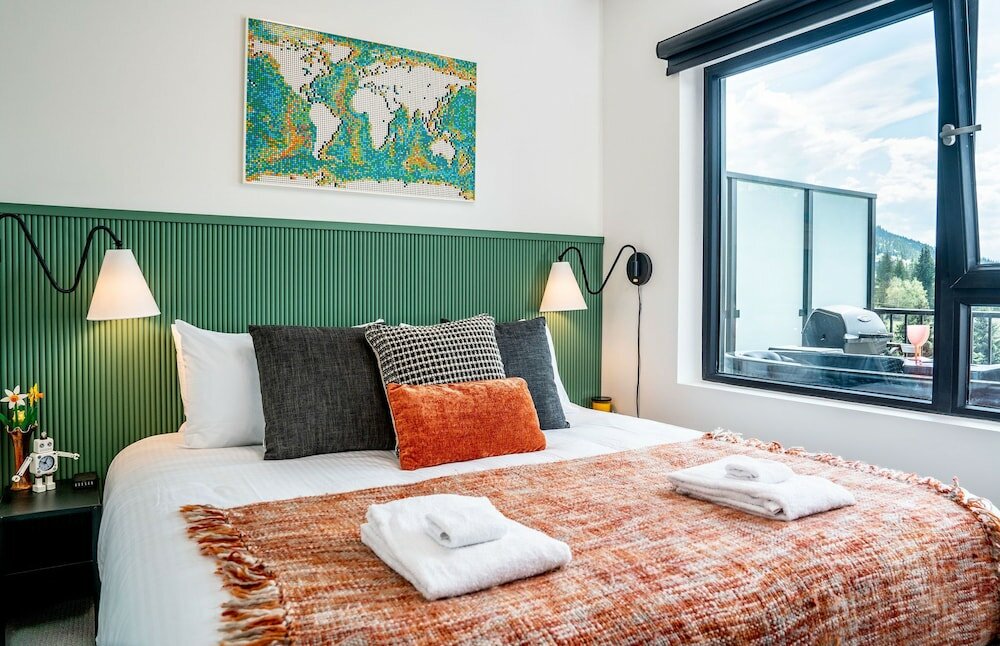 Фото The Ski Shanty by Revelstoke Vacations