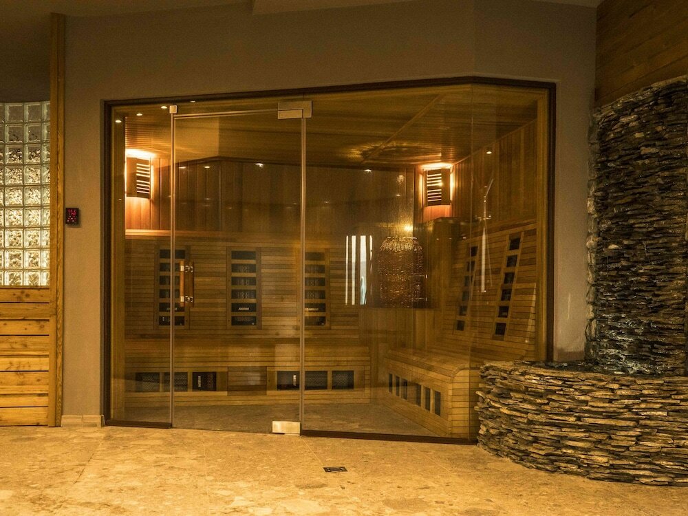 Фото The Five Elements Hotel