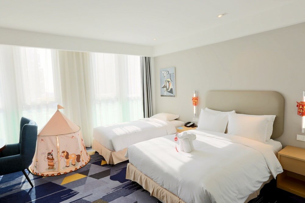 Фото Holiday Inn Express Qingdao West Coast, an Ihg Hotel