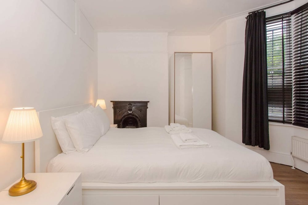 Фото Mountgrove Road Spacious 2 Bedroom Flat