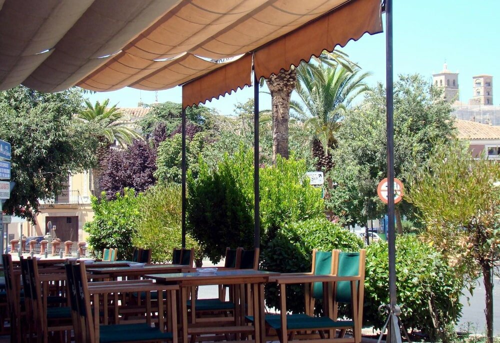 Фото Hostal - Restaurante Emilia
