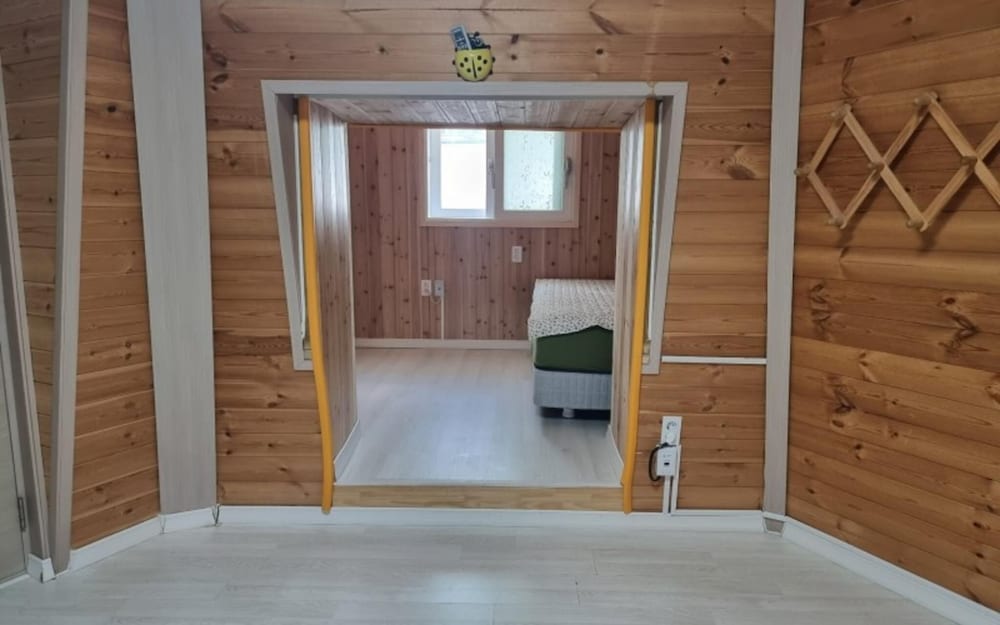 Фото Geochang Windmill Village Pension