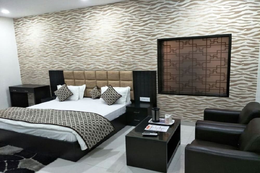 Фото Hotel Mandakini Lush