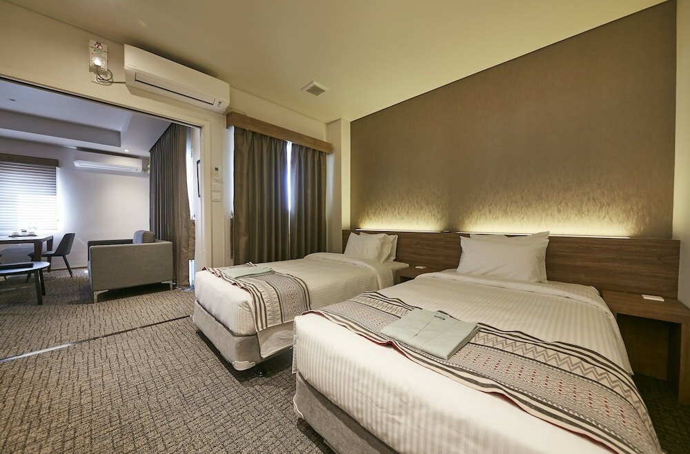 Фото Wishton Hotel Yangon