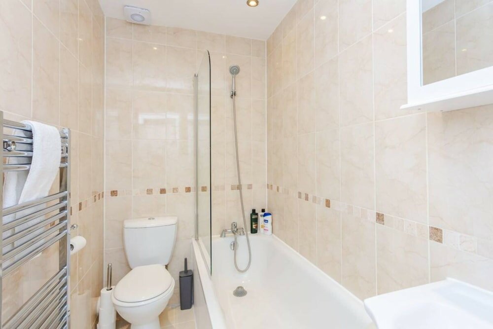 Фото Stylish 3 Bedroom Home With Garden Near Kings Cross