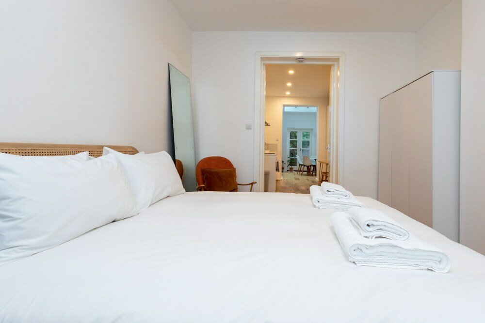Фото Stylish and Modern 1 Bedroom Flat in Whitechapel