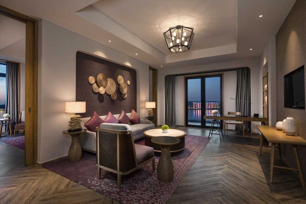 Фото Crowne Plaza Qingdao Oriental Movie Metropolis, an Ihg Hotel
