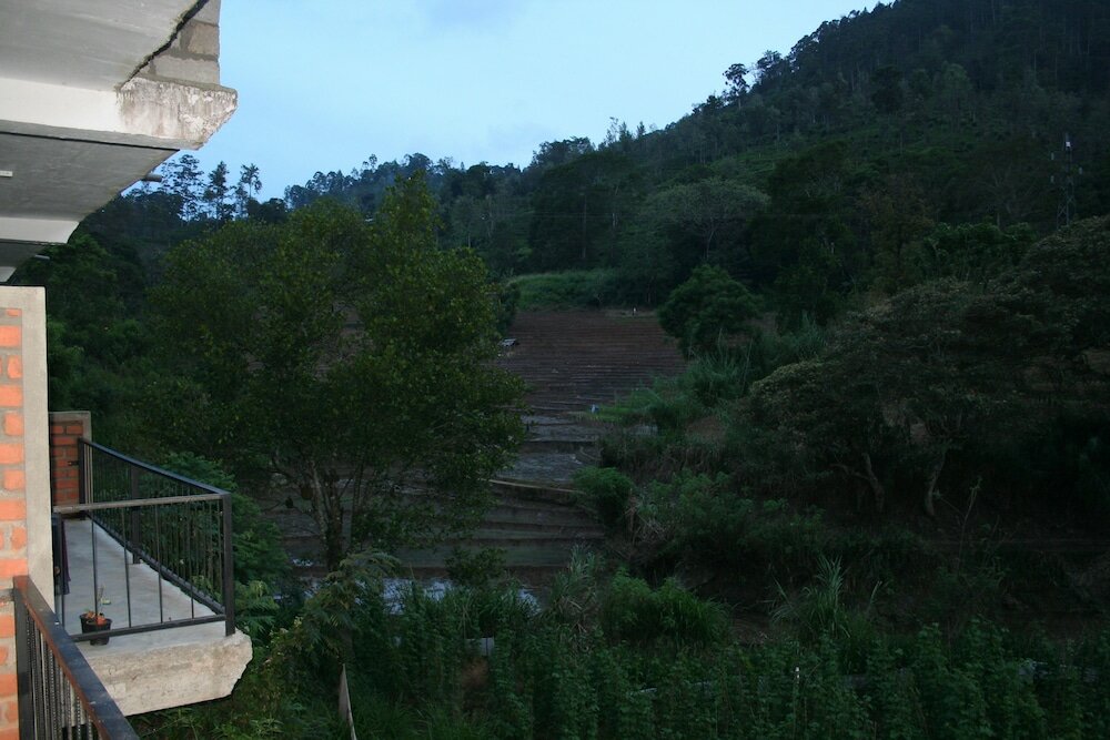 Фото Ayubo Ella - Bed & Breakfast