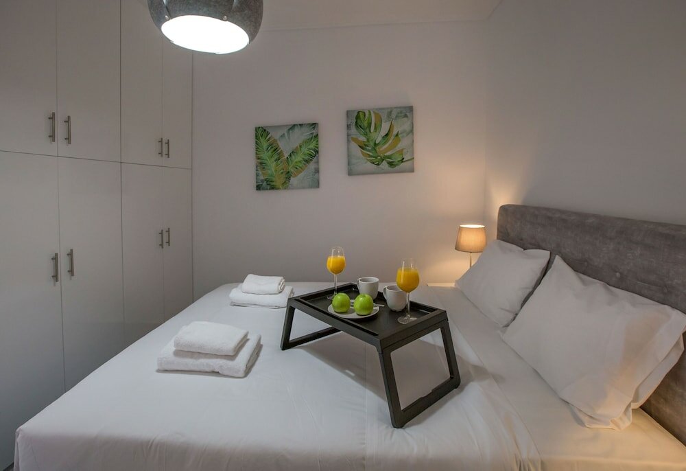 Фото Roomy & Comfortable Apt Near Acropolis by Ghh