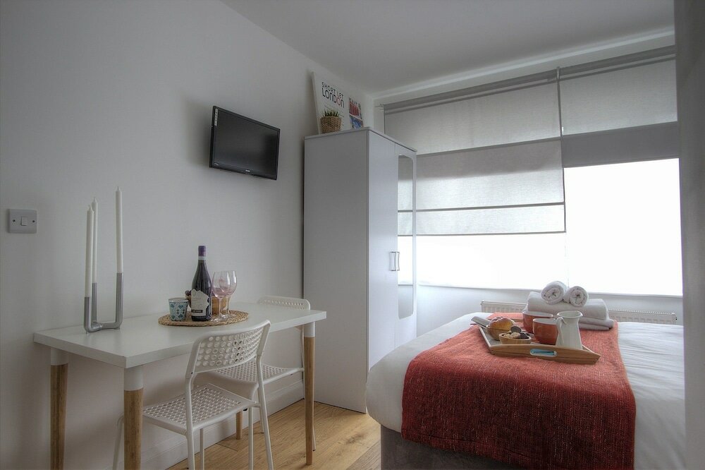 Фото R1 Medium Studio