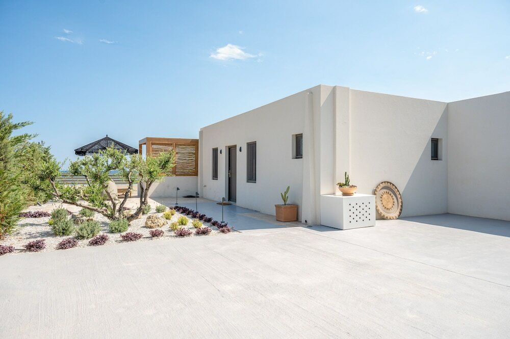 Фото Mneme Suites & Villas