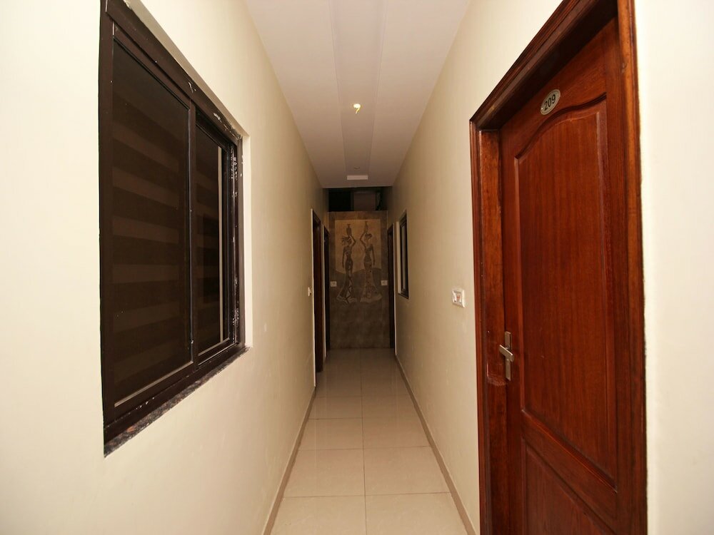 Фото Oyo 4883 Duke Hotel