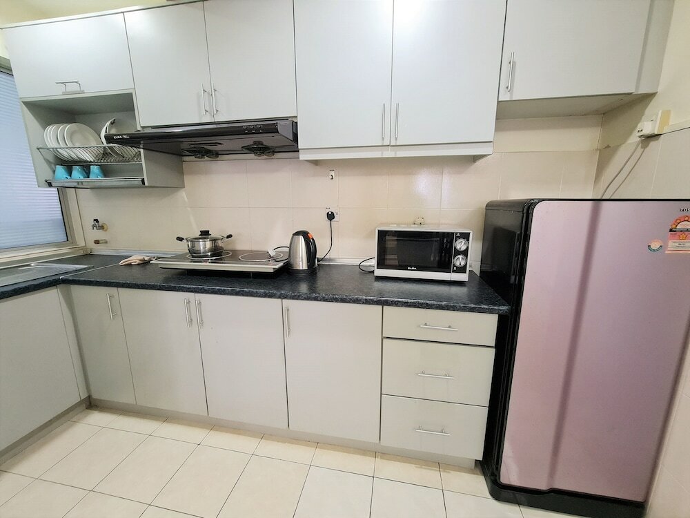 Фото Duta Hotel & Residence by Sarahs Lodge