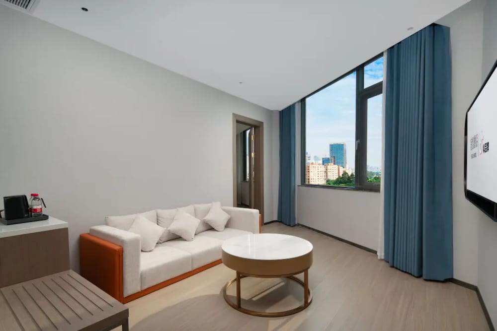 Фото Yizhi Hotel Wetland Park branch