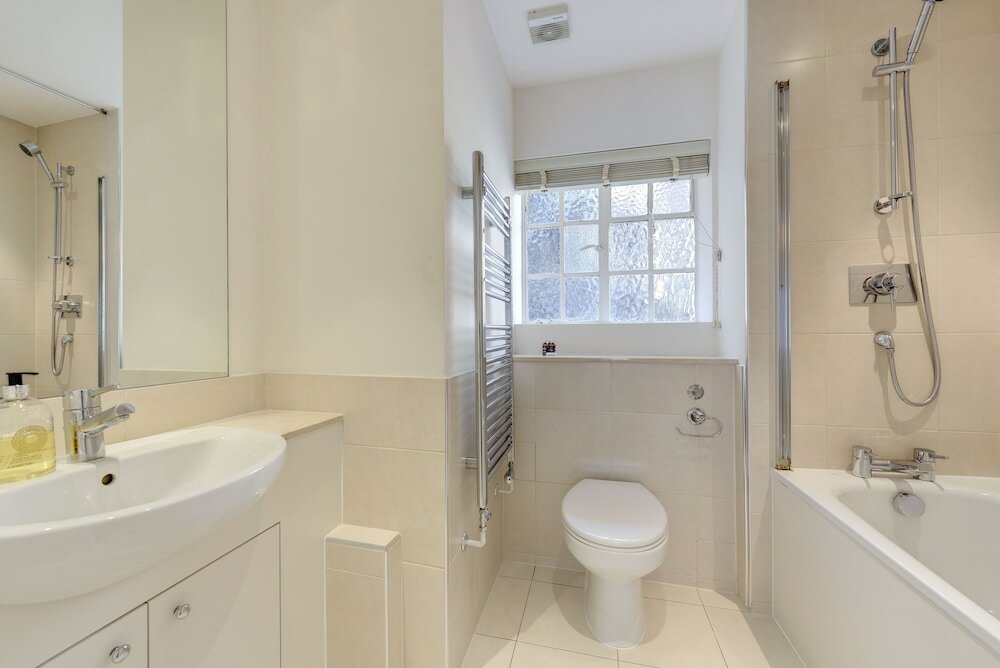 Фото Pelham Court Apartments