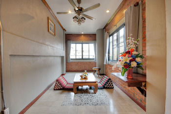 Фото Saengpanya Home Boutique Hotel