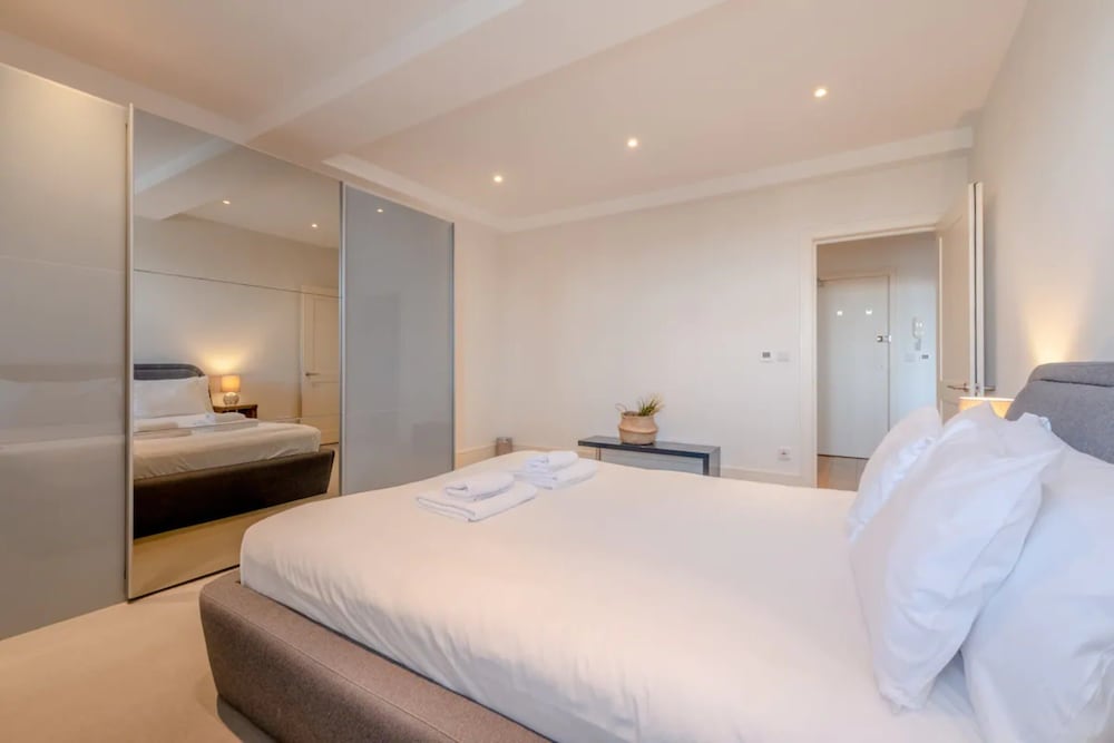 Фото Stylish 1 Bedroom Apartment in Affluent Fulham