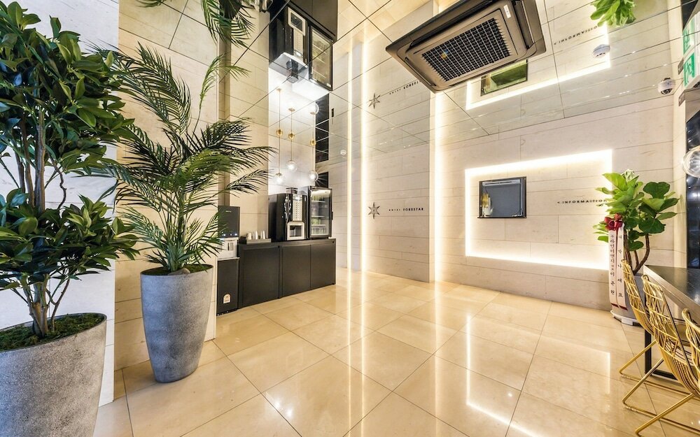 Фото Hotel Forestar Sinchon