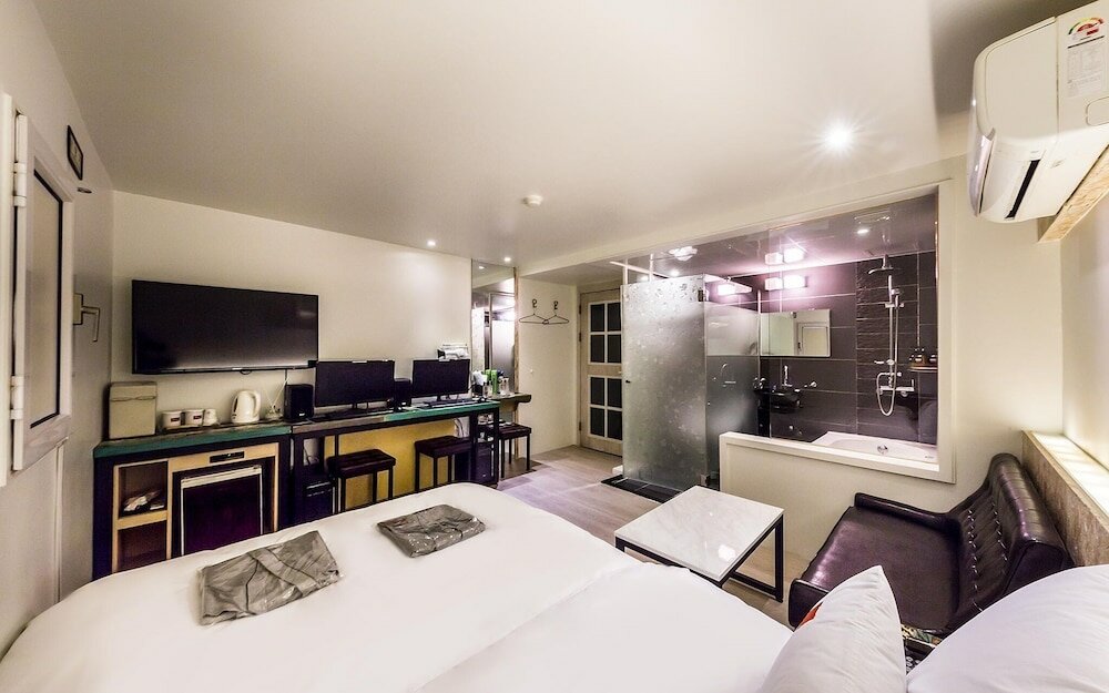 Фото Yeongdeungpo Hotel Home