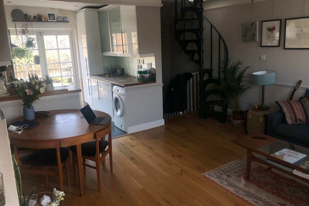 Фото Stylish and Spacious Apartment With Terrace