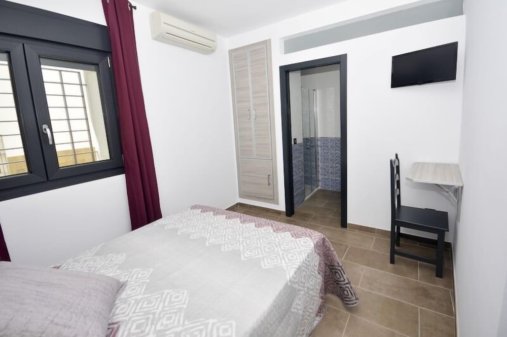 Фото Hostal Maria Jose