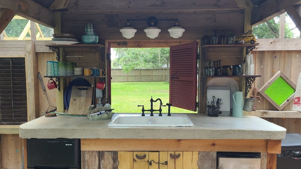 Фото Cedar Oaks Inn The Bath House