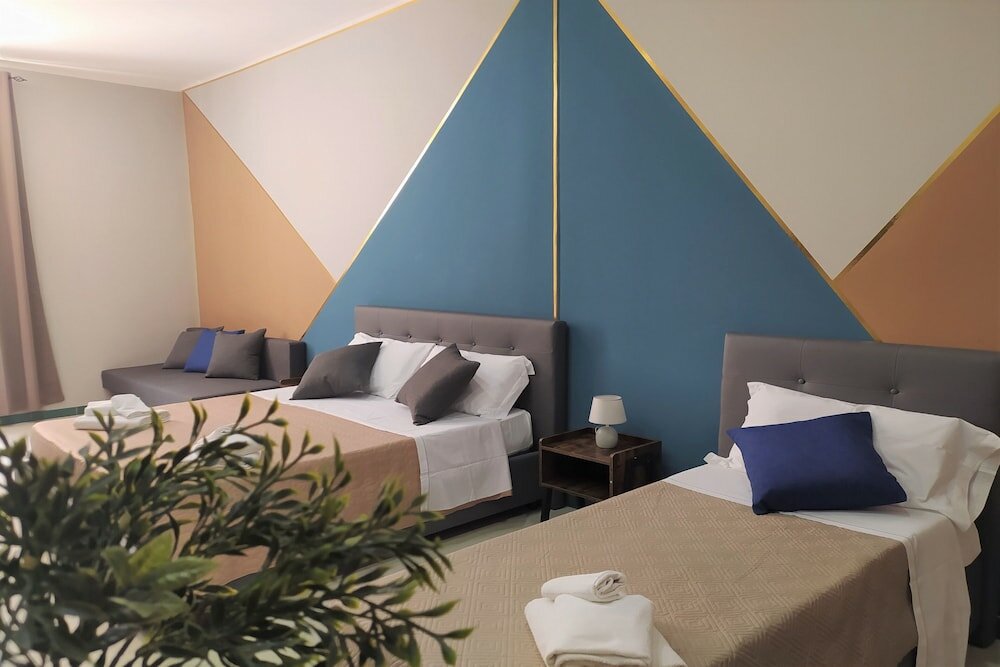 Фото Royal Rooms Station Napoli