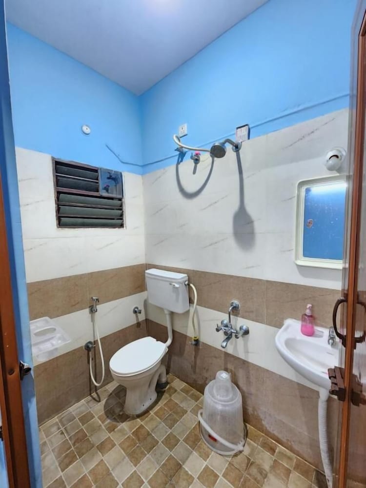 Фото Urban Sqaur Stay