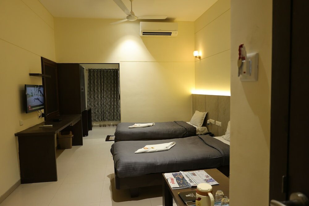 Фото Hotel Galaxy Deluxe