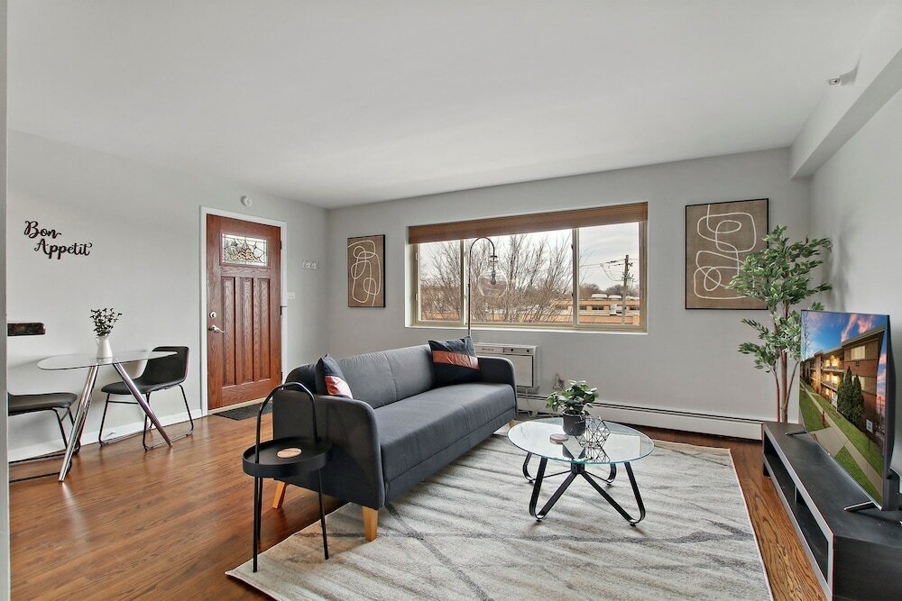 Фото Posh 1br Apartment in Arlington Heights