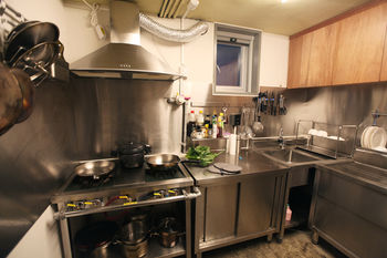 Фото Hongdae Guesthouse Pajamaparty - Hostel