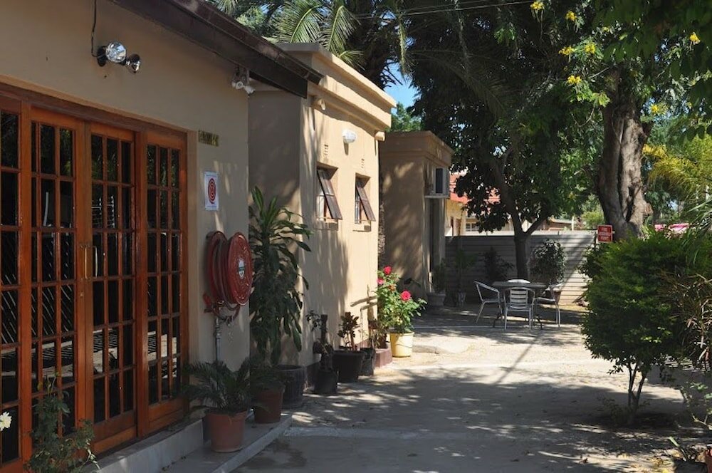 Фото Crown Guest Lodge