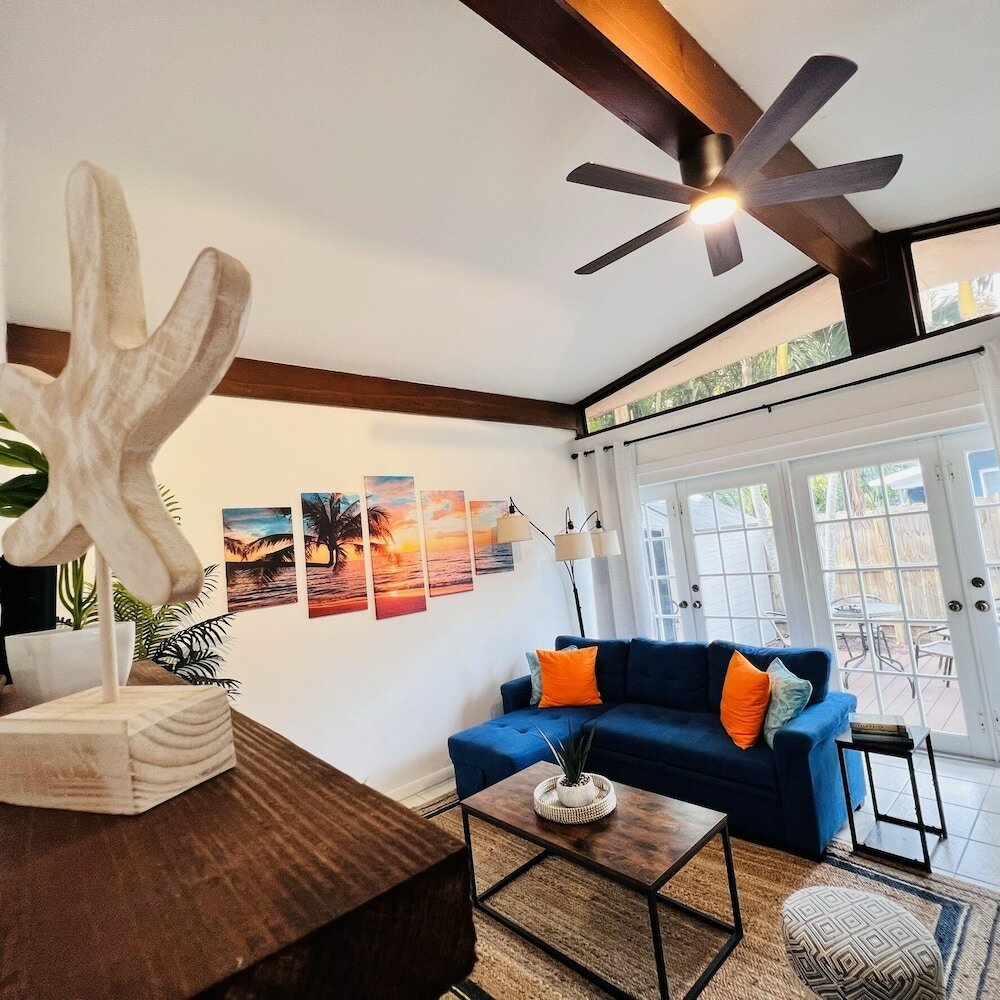 Фото Coco Bay Condos