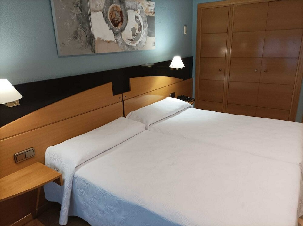 Фото Hotel Corona De Castilla Burgos